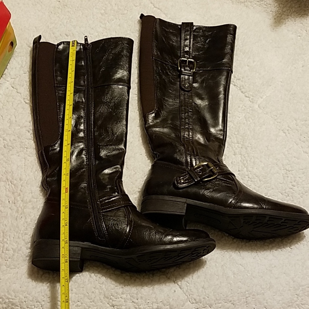 EUC Brown faux leather boots - Picture 3 of 8